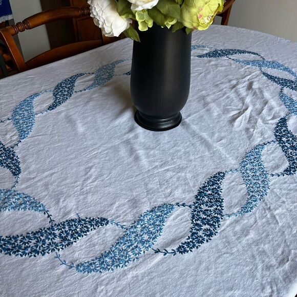 Vintage Hand Embroidered Linen Tablecloth Blue Floralβ Rectangle Cottagecore - Picture 7 of 9